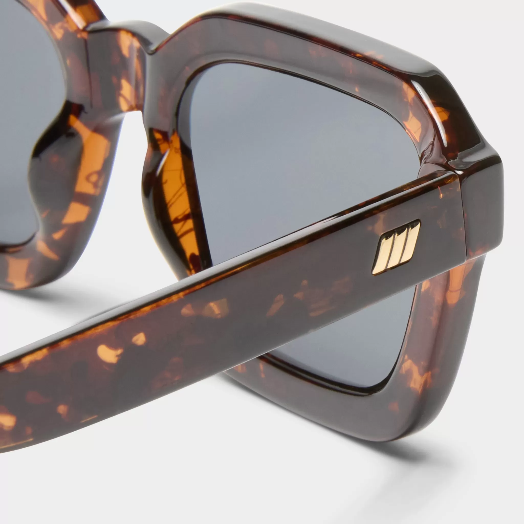 impossible__tokyo_tort_3.webp Square | Square-Le Specs IMPOSSIBLE | TOKYO TORT tokyotort