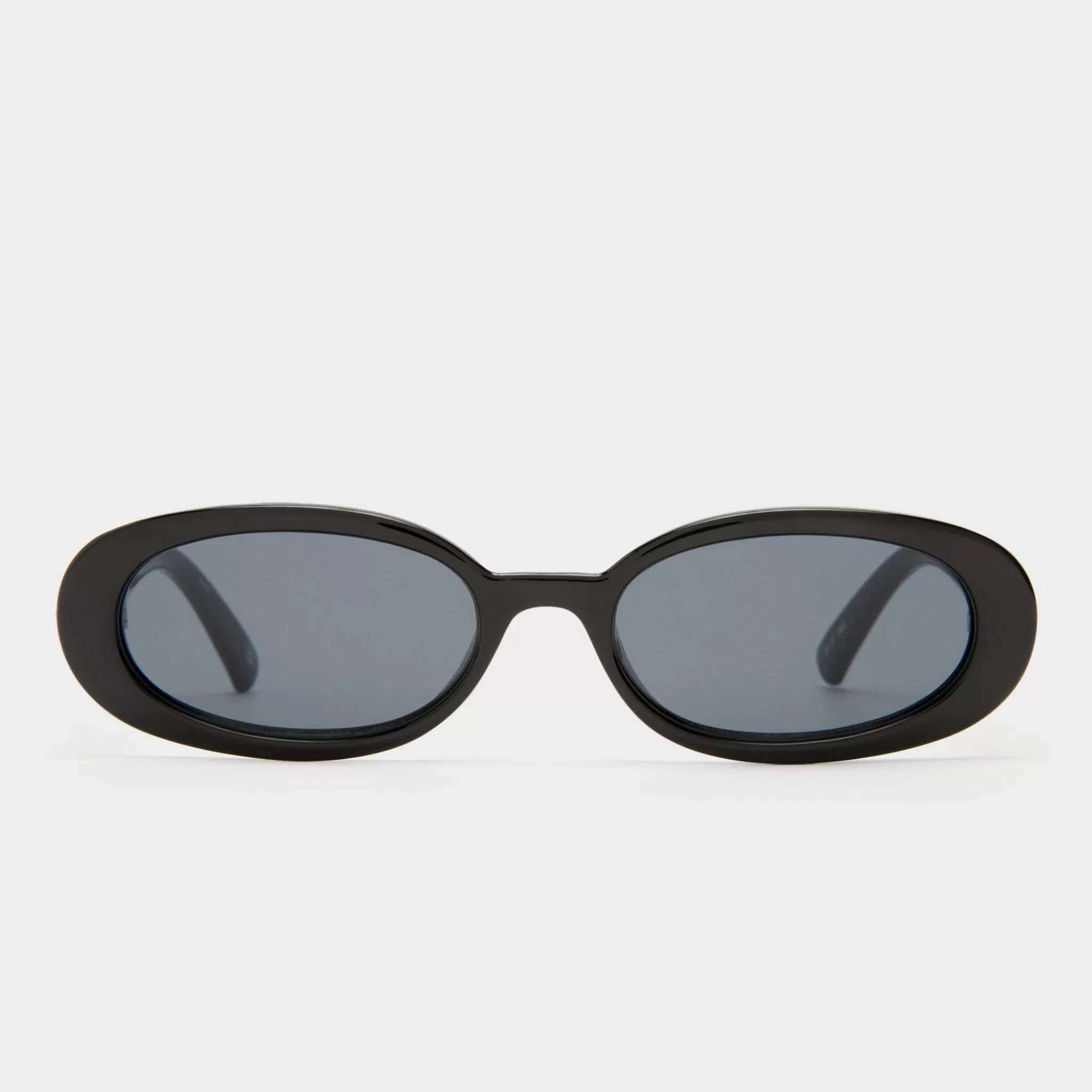 Oval | Oval-Le Specs OUTTA LOVE | black