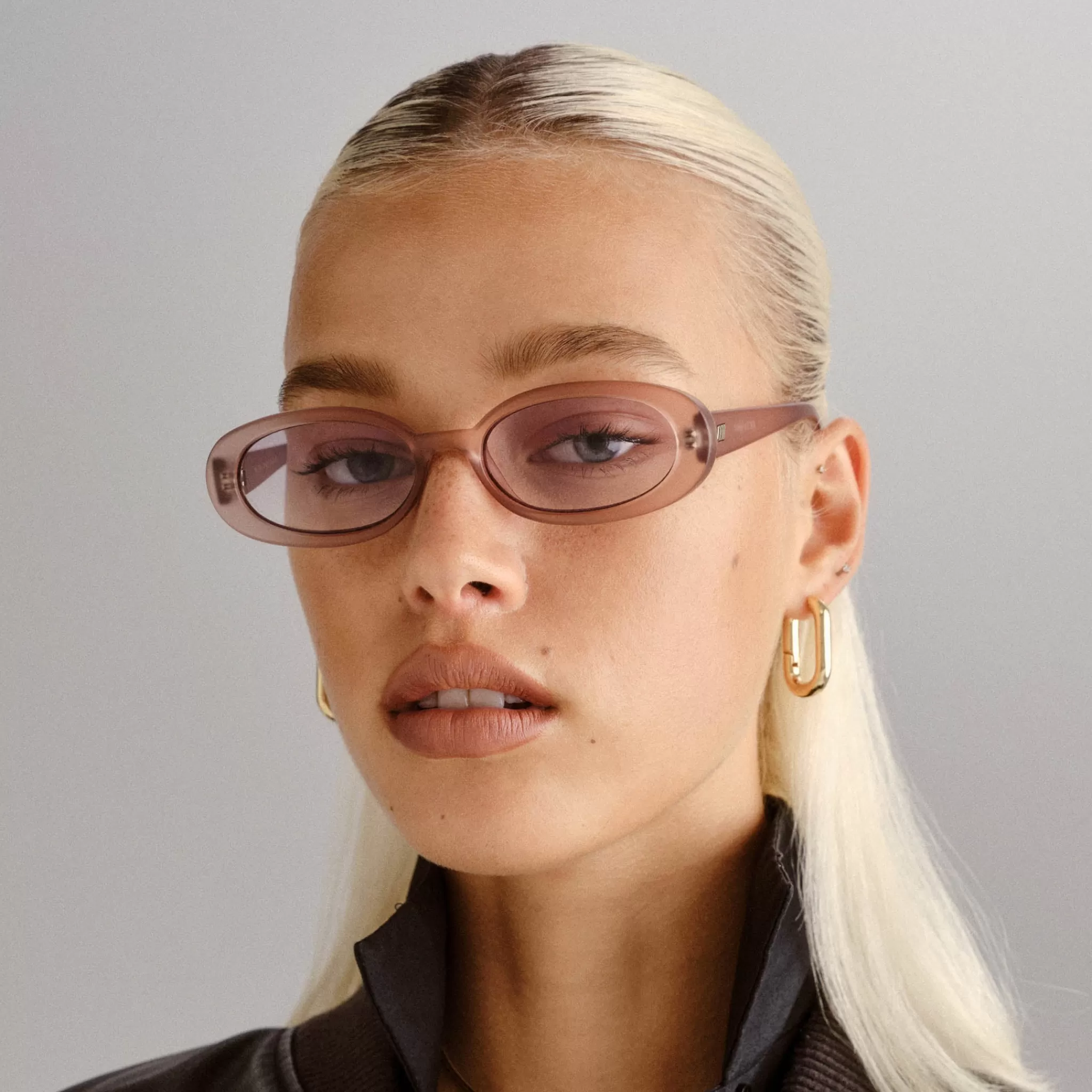 outta_love__matte_oyster_4.webp Oval-Le Specs OUTTA LOVE | MATTE OYSTER matteoyster