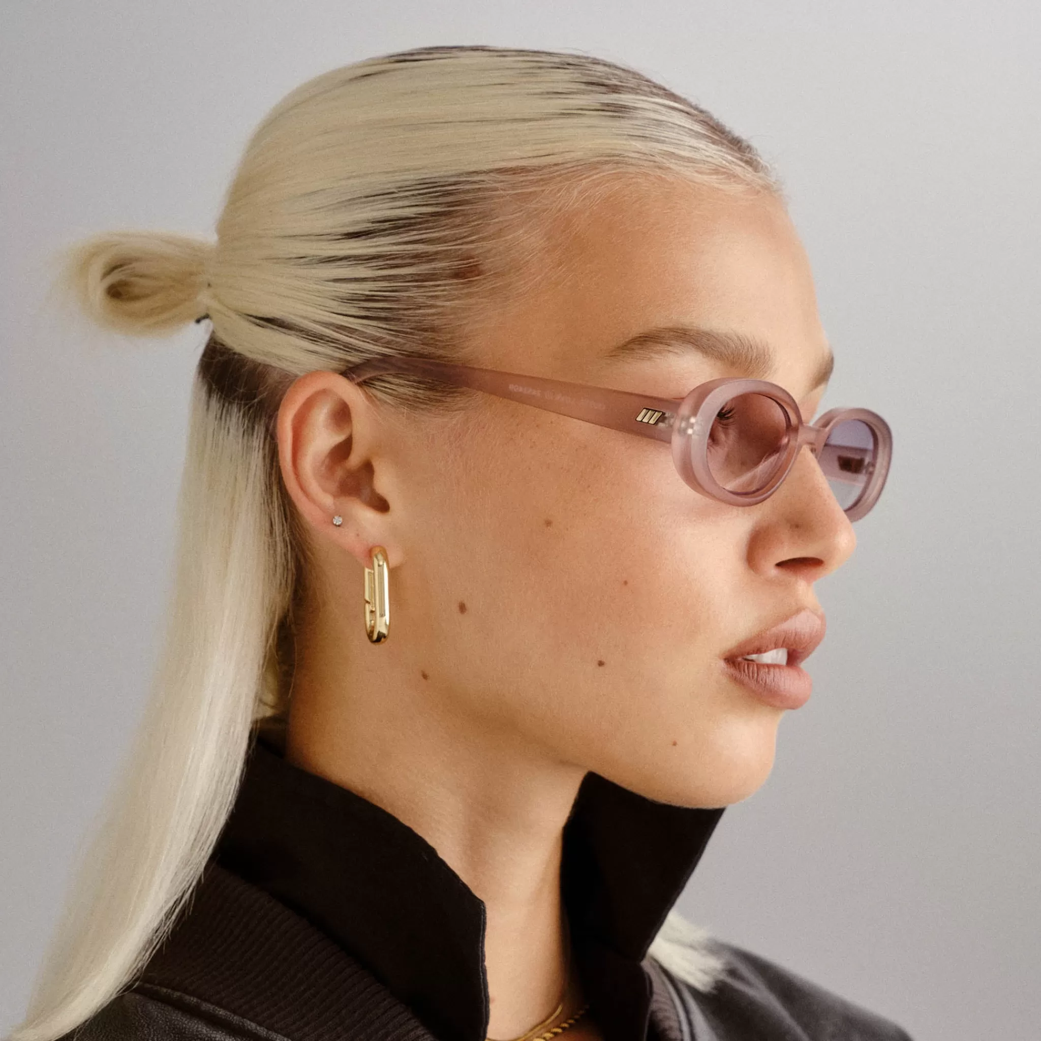 outta_love__matte_oyster_5.webp Oval-Le Specs OUTTA LOVE | MATTE OYSTER matteoyster