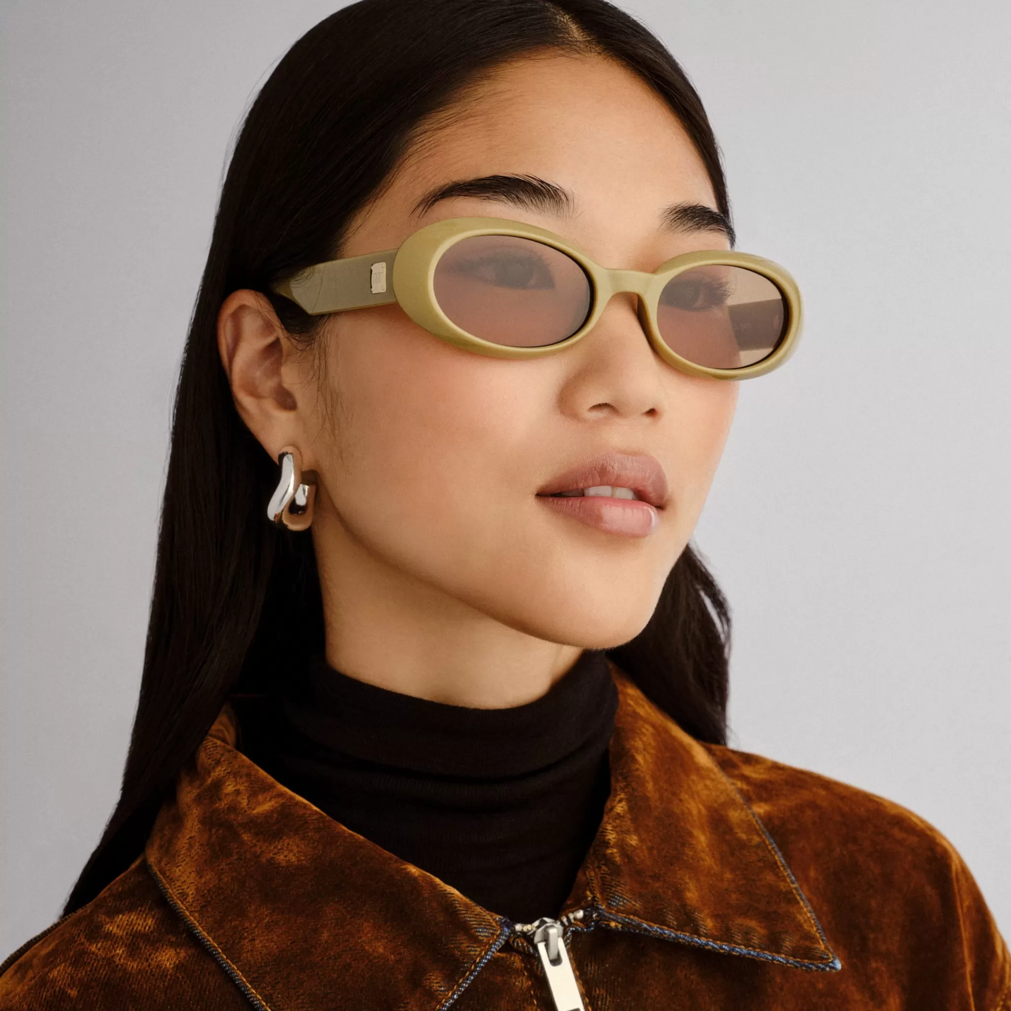 Oval | Oval-Le Specs WORK IT! | biscotti